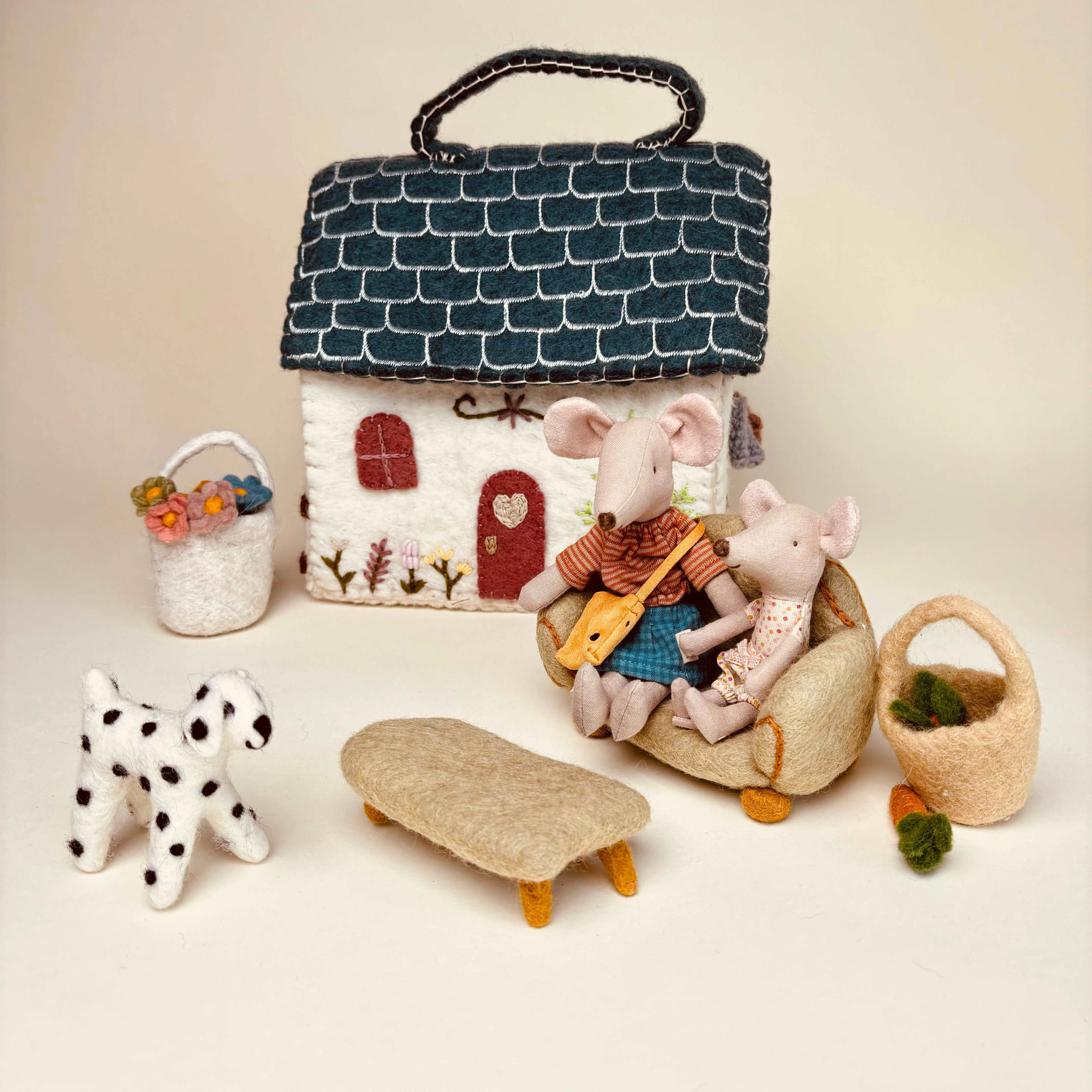 En Gry & Sif Felt Miniature Basket of Carrots